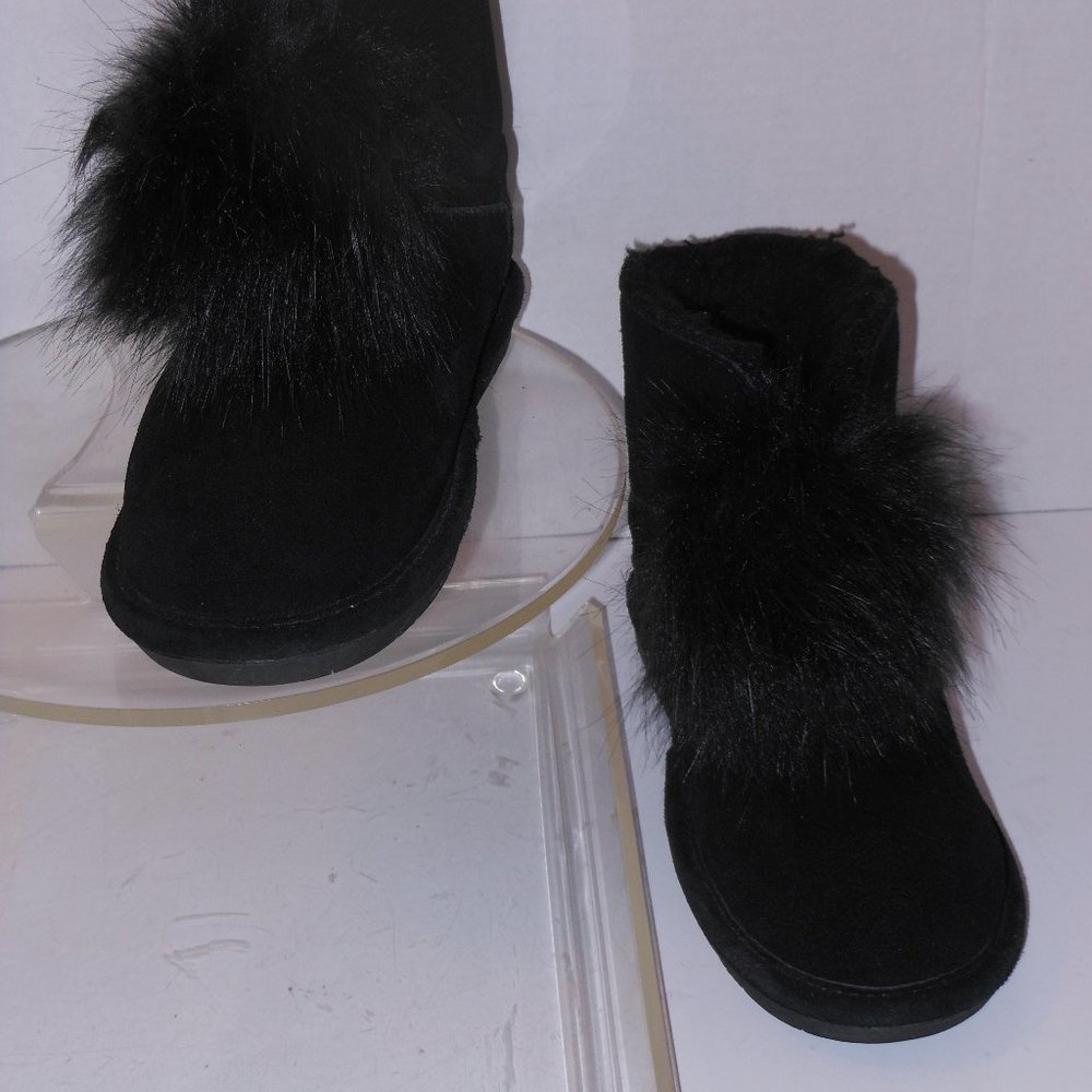 BEAR PAY BLACK SUEDE POM POM ANKLE BOOTS SIZE 6 MEDIUM